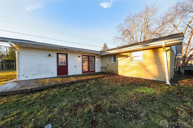 304 Applegate Road, Englewood, OH 45322