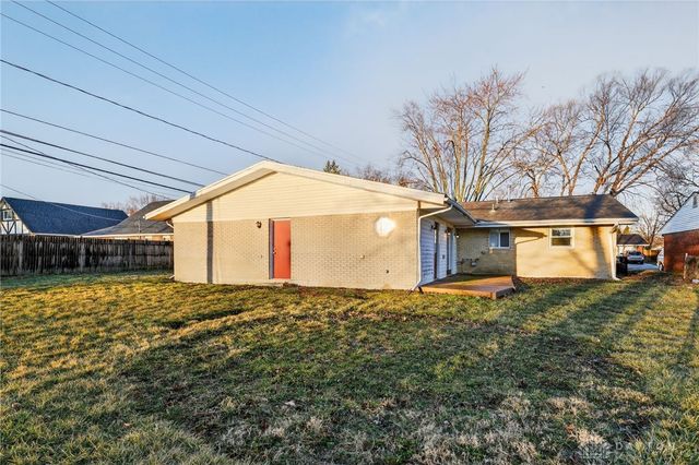 304 Applegate Road, Englewood, OH 45322