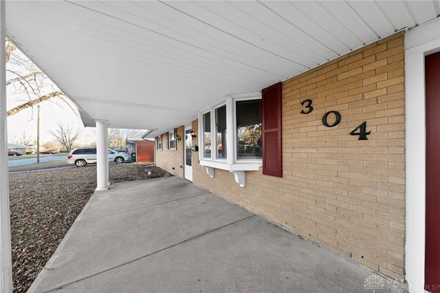 304 Applegate Road, Englewood, OH 45322