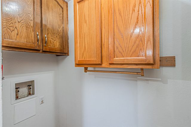 4211 Windhurst Drive, Arlington, TX 76015