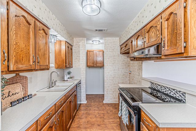 4211 Windhurst Drive, Arlington, TX 76015