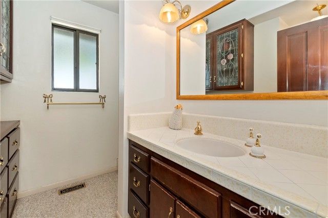 701 Zurich Drive, Lake Arrowhead, CA 92352