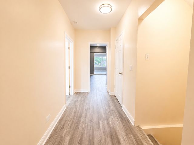 4857 W Berenice Avenue, Chicago, IL 60641
