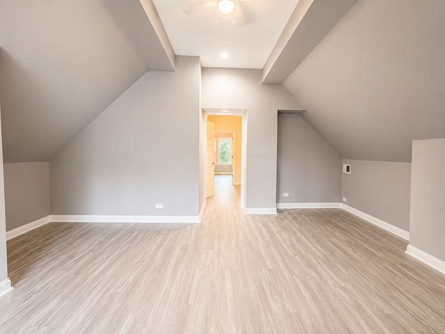 4857 W Berenice Avenue, Chicago, IL 60641