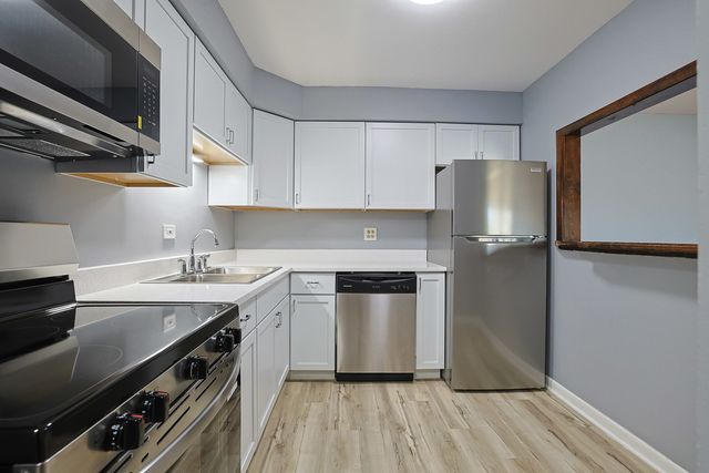 1111 Pleasant Run Drive 911, Wheeling, IL 60090