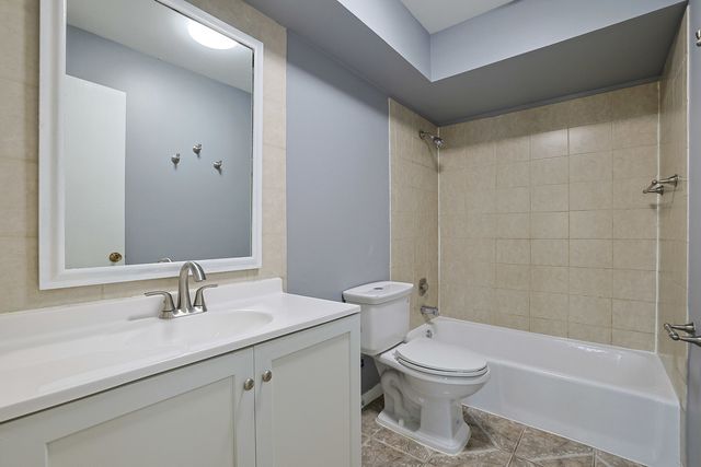 1111 Pleasant Run Drive 911, Wheeling, IL 60090