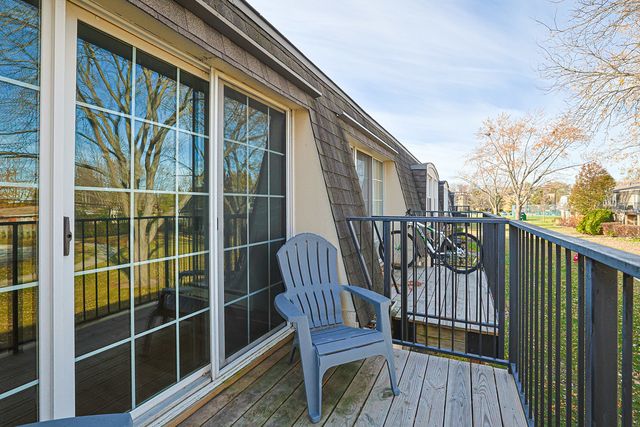 1111 Pleasant Run Drive 911, Wheeling, IL 60090