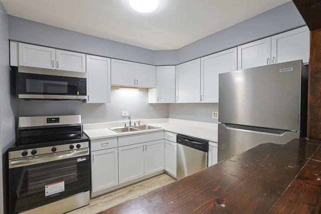 1111 Pleasant Run Drive 911, Wheeling, IL 60090