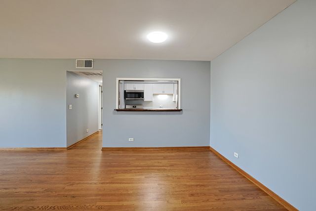 1111 Pleasant Run Drive 911, Wheeling, IL 60090