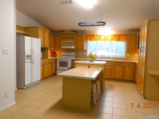 22519 Savannah Heights, Von Ormy, TX 78073