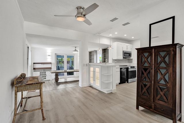 1528 NE 28th Drive, Wilton Manors, FL 33334
