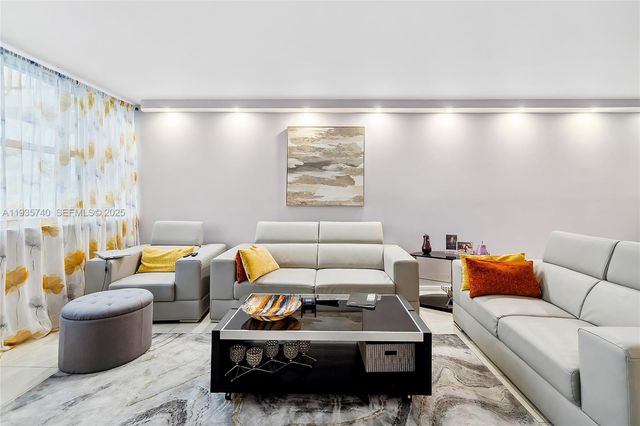 1400 S Ocean Drive 802, Hollywood, FL 33019