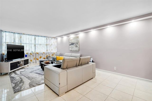 1400 S Ocean Drive 802, Hollywood, FL 33019