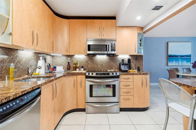 1400 S Ocean Drive 802, Hollywood, FL 33019