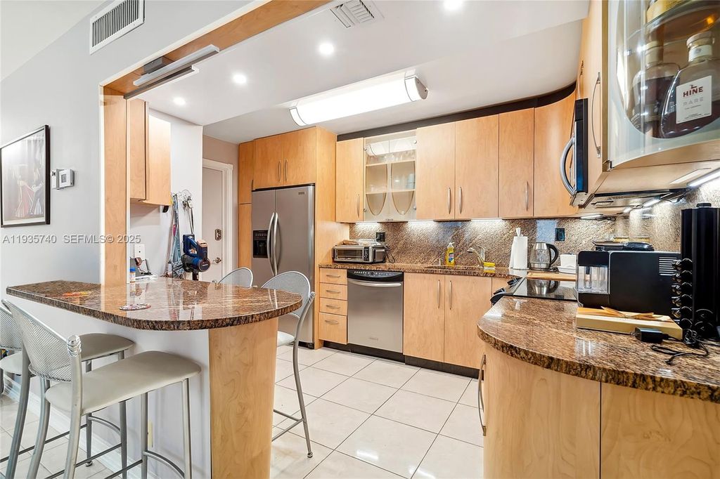 1400 S Ocean Drive 802, Hollywood, FL 33019