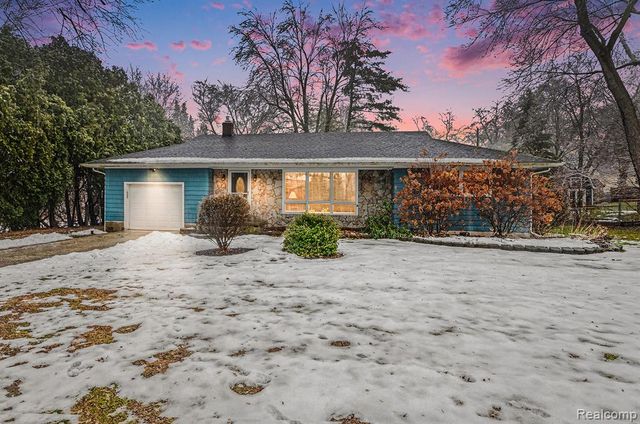 3355 Elmy Drive, Lake Orion, MI 48359