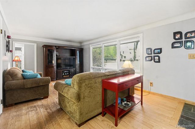 3355 Elmy Drive, Lake Orion, MI 48359