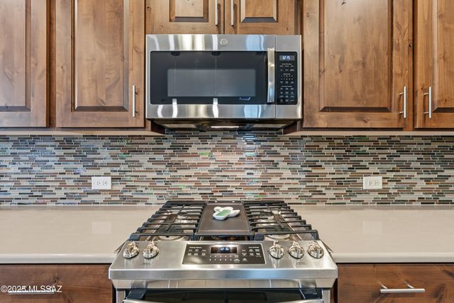 1701 E Sage Thrasher Drive, Green Valley, AZ 85614