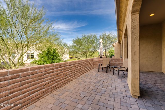 1701 E Sage Thrasher Drive, Green Valley, AZ 85614