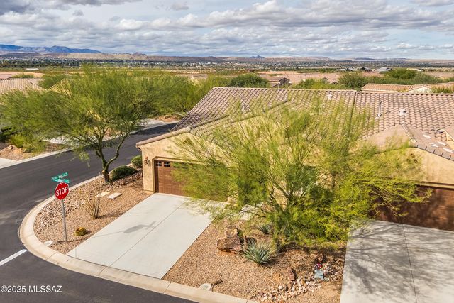 1701 E Sage Thrasher Drive, Green Valley, AZ 85614