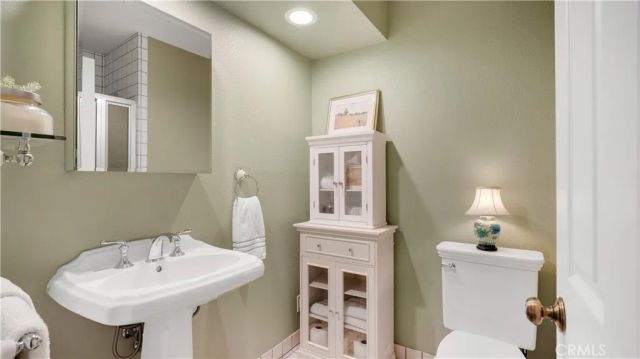 65 Pinewood 33, Irvine, CA 92604