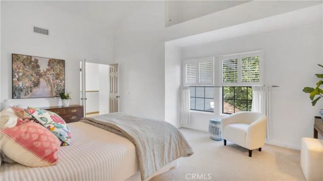 65 Pinewood 33, Irvine, CA 92604