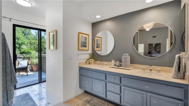 65 Pinewood 33, Irvine, CA 92604