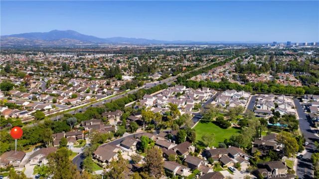 65 Pinewood 33, Irvine, CA 92604