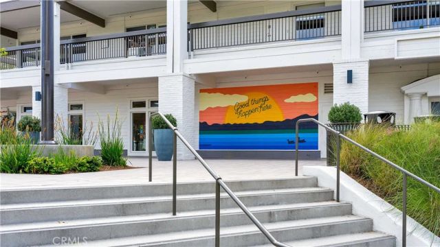 65 Pinewood 33, Irvine, CA 92604