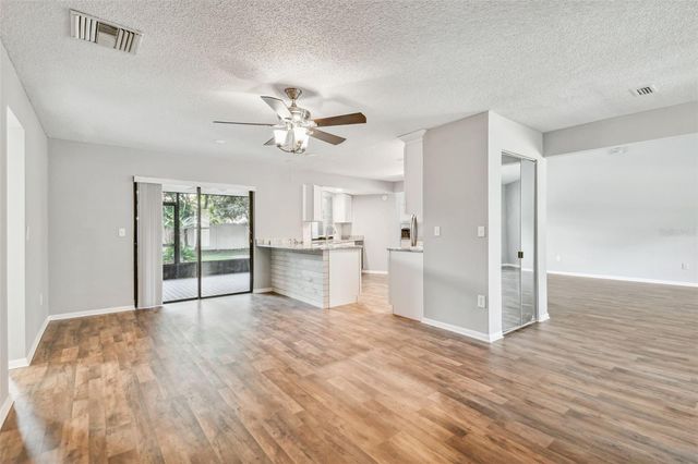 1010 RIFLECREST AVENUE, Valrico, FL 33594