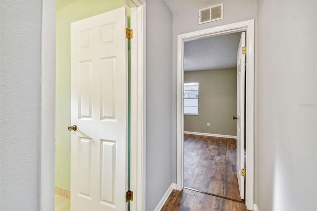 1010 RIFLECREST AVENUE, Valrico, FL 33594
