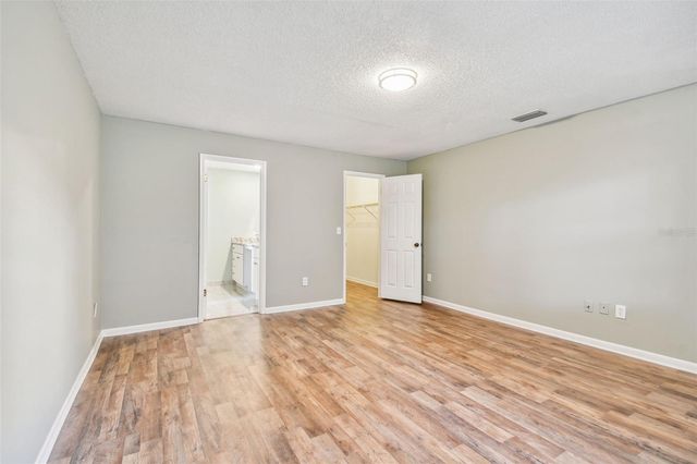 1010 RIFLECREST AVENUE, Valrico, FL 33594