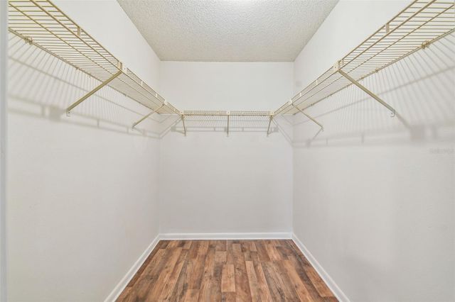 1010 RIFLECREST AVENUE, Valrico, FL 33594