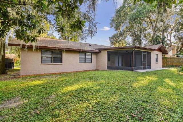 1010 RIFLECREST AVENUE, Valrico, FL 33594
