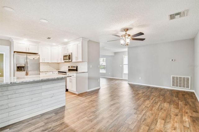 1010 RIFLECREST AVENUE, Valrico, FL 33594