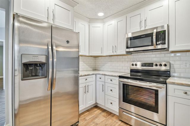 1010 RIFLECREST AVENUE, Valrico, FL 33594