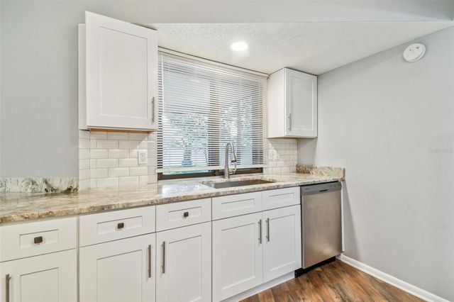 1010 RIFLECREST AVENUE, Valrico, FL 33594