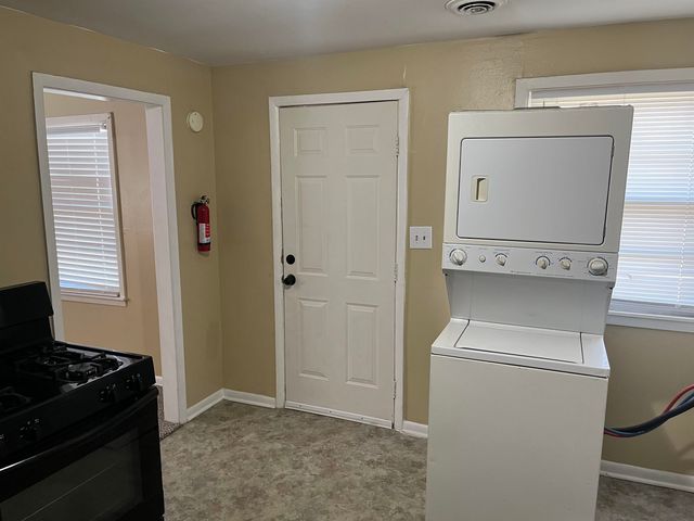 1301 N Piatt, Wichita, KS 67214