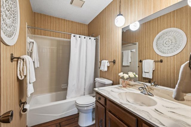 8340 Jersey Avenue N, Brooklyn Park, MN 55445