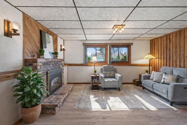 8340 Jersey Avenue N, Brooklyn Park, MN 55445