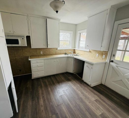 209 Hollywood Street, Coleman, TX 76834