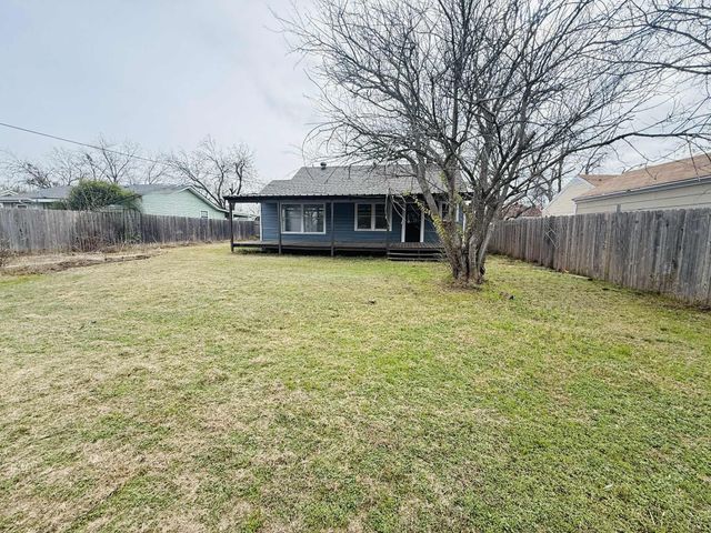 209 Hollywood Street, Coleman, TX 76834