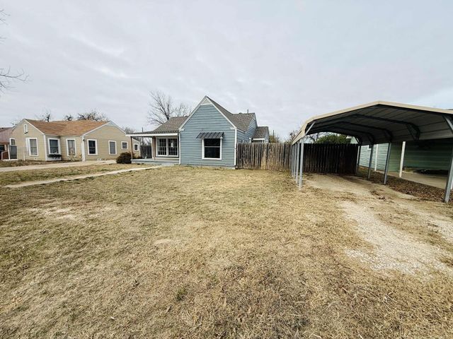 209 Hollywood Street, Coleman, TX 76834