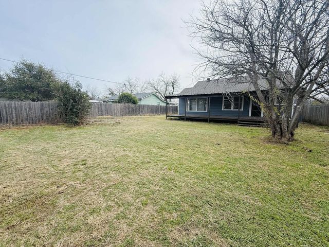 209 Hollywood Street, Coleman, TX 76834