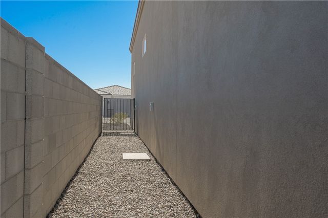 1821 E Desert Bloom Drive, Mohave Valley, AZ 86440