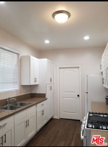 3582 S Budlong Avenue, Los Angeles, CA 90007