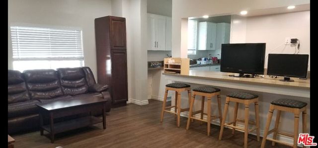 3582 S Budlong Avenue, Los Angeles, CA 90007
