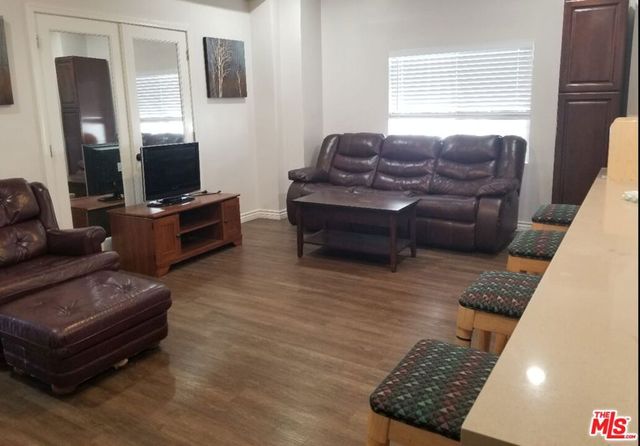 3582 S Budlong Avenue, Los Angeles, CA 90007