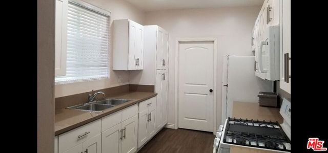 3582 S Budlong Avenue, Los Angeles, CA 90007