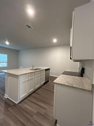 136 Red Oak Trail, Milledgeville, GA 31061